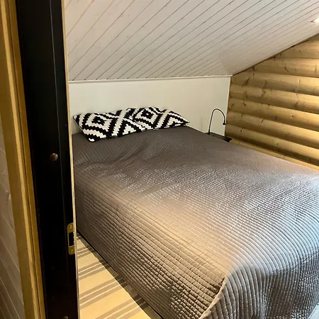 Tatil Evi Marrikka, Levi